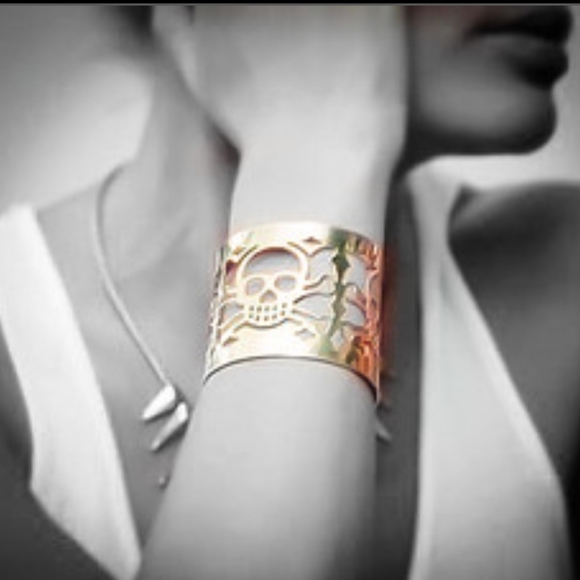 Sterling silver plated on brass skull bracelet - Picture 3 of 3